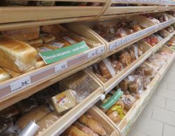 В Пензе отмечены самые низкие цены в ПФО на хлеб, молоко и сахар