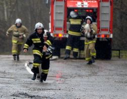 В Заречном прошли соревнования пожарных по боевому развертыванию
