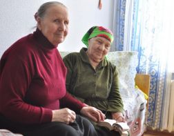 Пензенским пенсионерам разъяснили переход на карты МИР