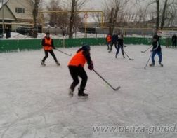 В Пензе прошел турнир по дворовому хоккею