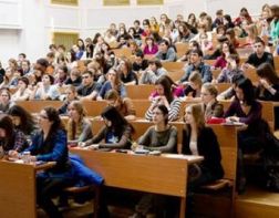 ﻿﻿В Госдуме предложили сделать бесплатным высшее образование в ряде регионов