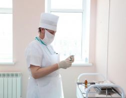 Песков сообщил о срыве планов по вакцинации 60% россиян к осени