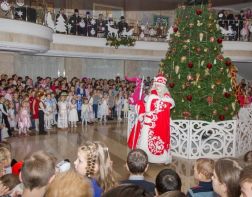 В Пензе новогодние праздники пройдут без детских хороводов вокруг елок
