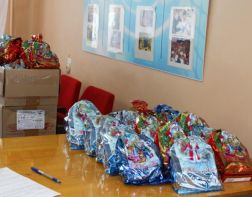 Губернатор распорядился не экономить на новогодних подарках для детей из многодетных семей