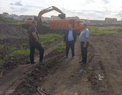 В Пензе недостаточно техники для расчистки пруда в Арбеково