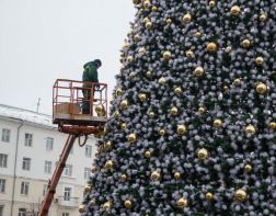 Новогоднюю елку снова поставят на площади Ленина