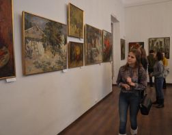 В картинной галерее открылась «семейная» выставка