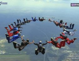 Пензенский росгвардеец выполнил уникальный прыжок с парашютом