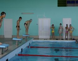 Пензенских детей начали учить плавать