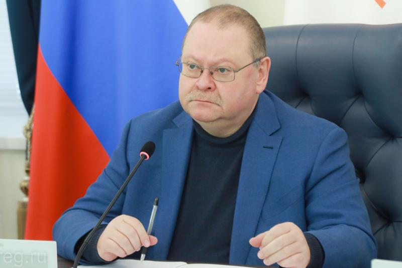 Олегу Мельниченко доложили о ситуации с бензином