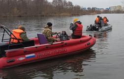 В Суре ищут утонувшего подводного охотника