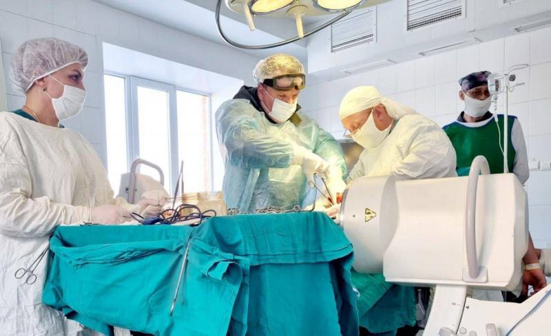 Пензенские врачи провели операцию в бронированных костюмах