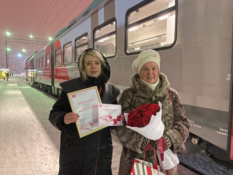 Пензенская пенсионерка получила подарки после поездки в поезде